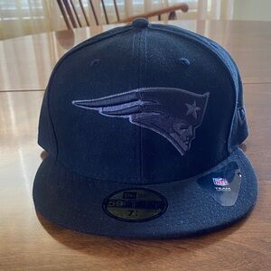 New Era BLACK & SILVER NE PATRIOTS LOGO NEW ERA 59FIFTY FITTED 7 1/4 57.7 cm